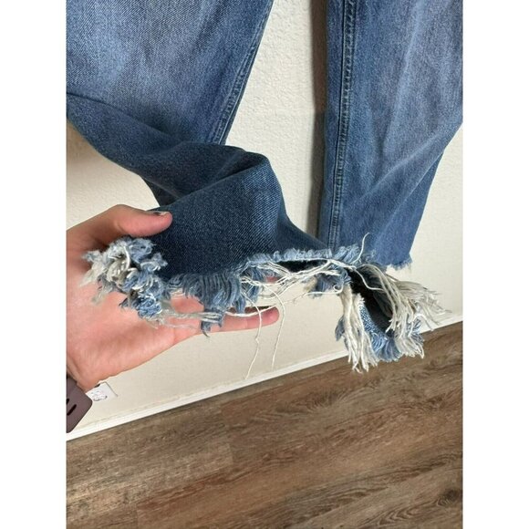 We The Free Jeans Women's The Maggie Size 28 Raw Hem Button Fly Crop Blue Denim - Picture 6 of 9